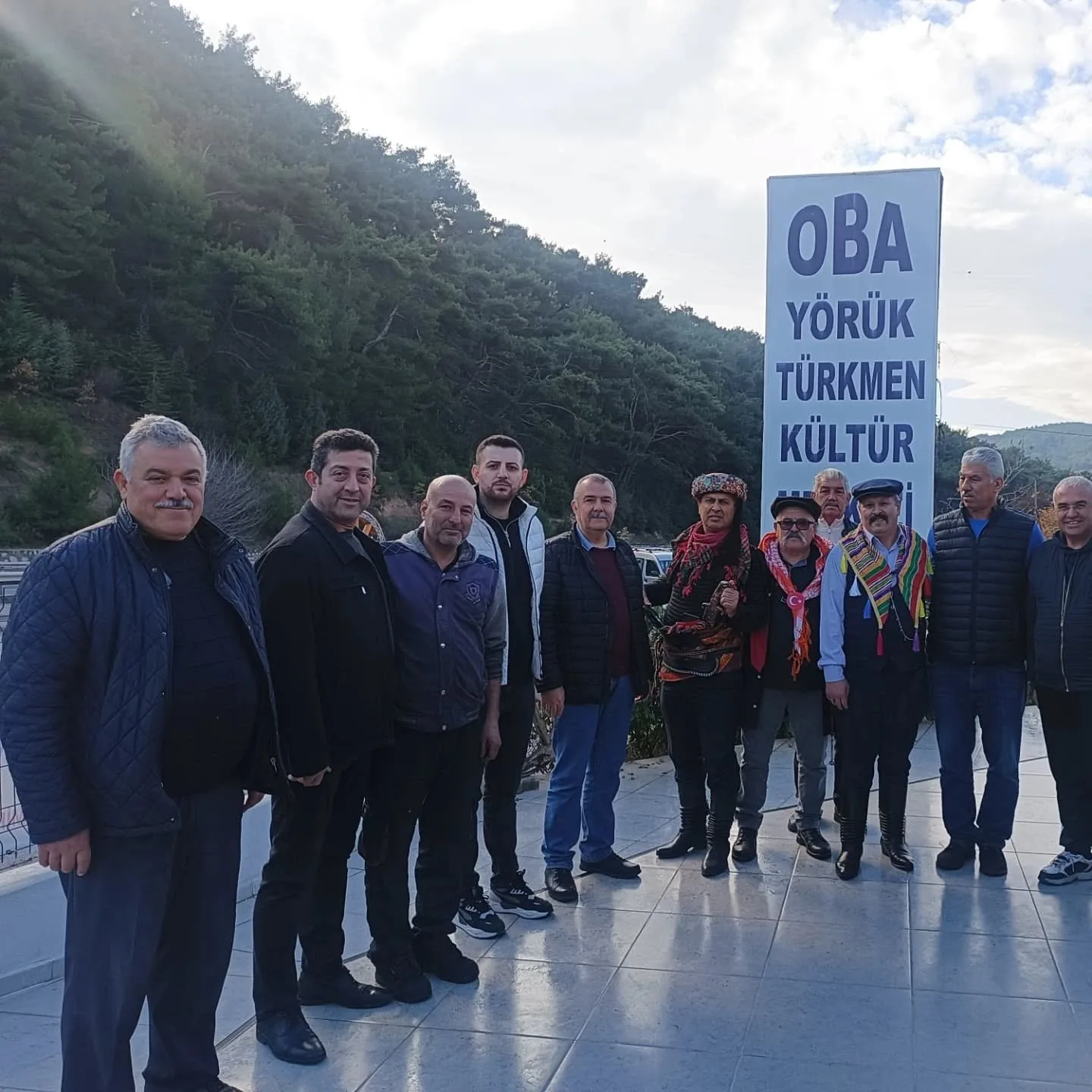 Aralık ayının geleneksel akraba kahvaltımızı yaptık. Yeni arkadaşlar edindik. Akrabalarımı…