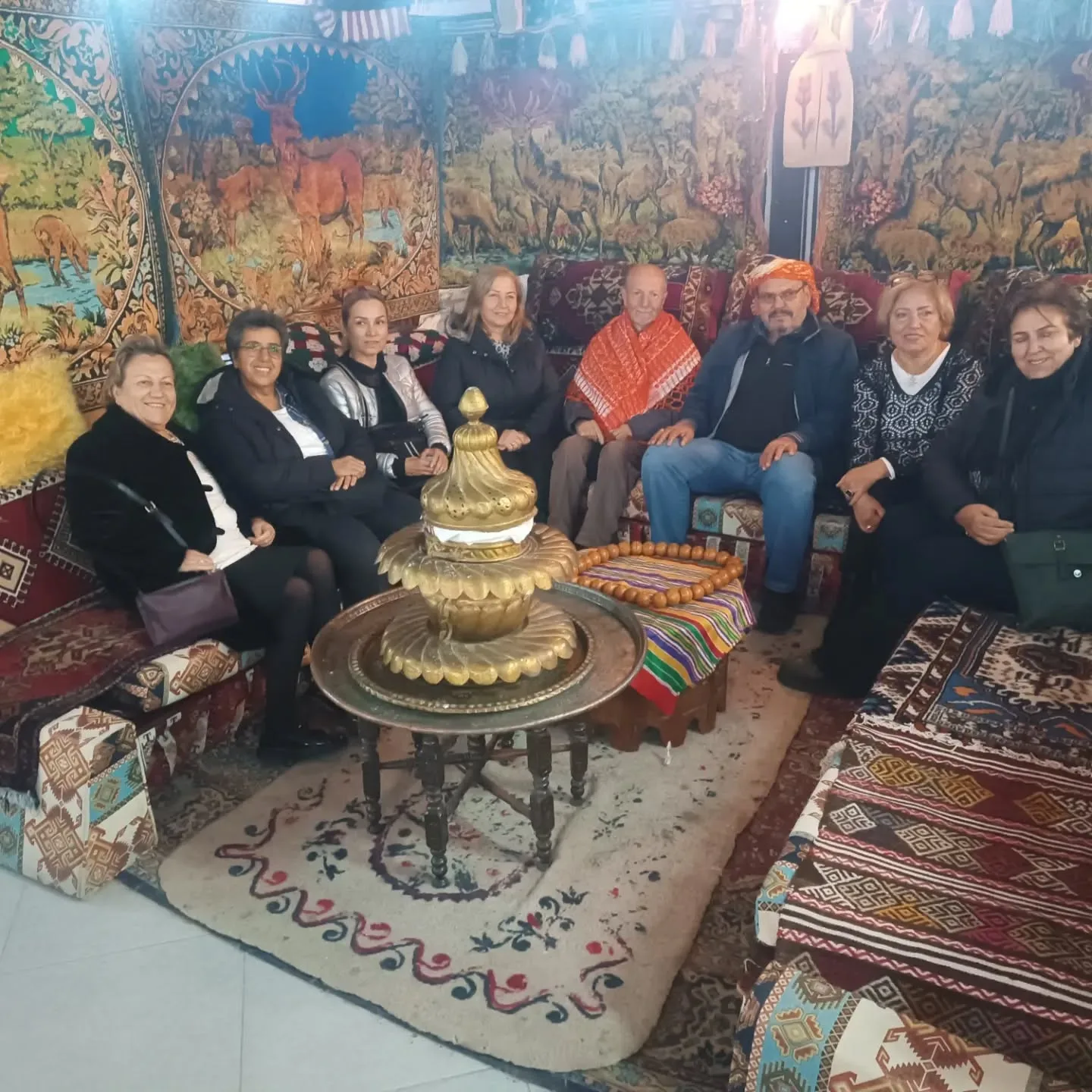 Bugün OBA müzemizin ziyaretçileri Bornova Halk eğitim merkezi Türk sanat müziği korosu san…