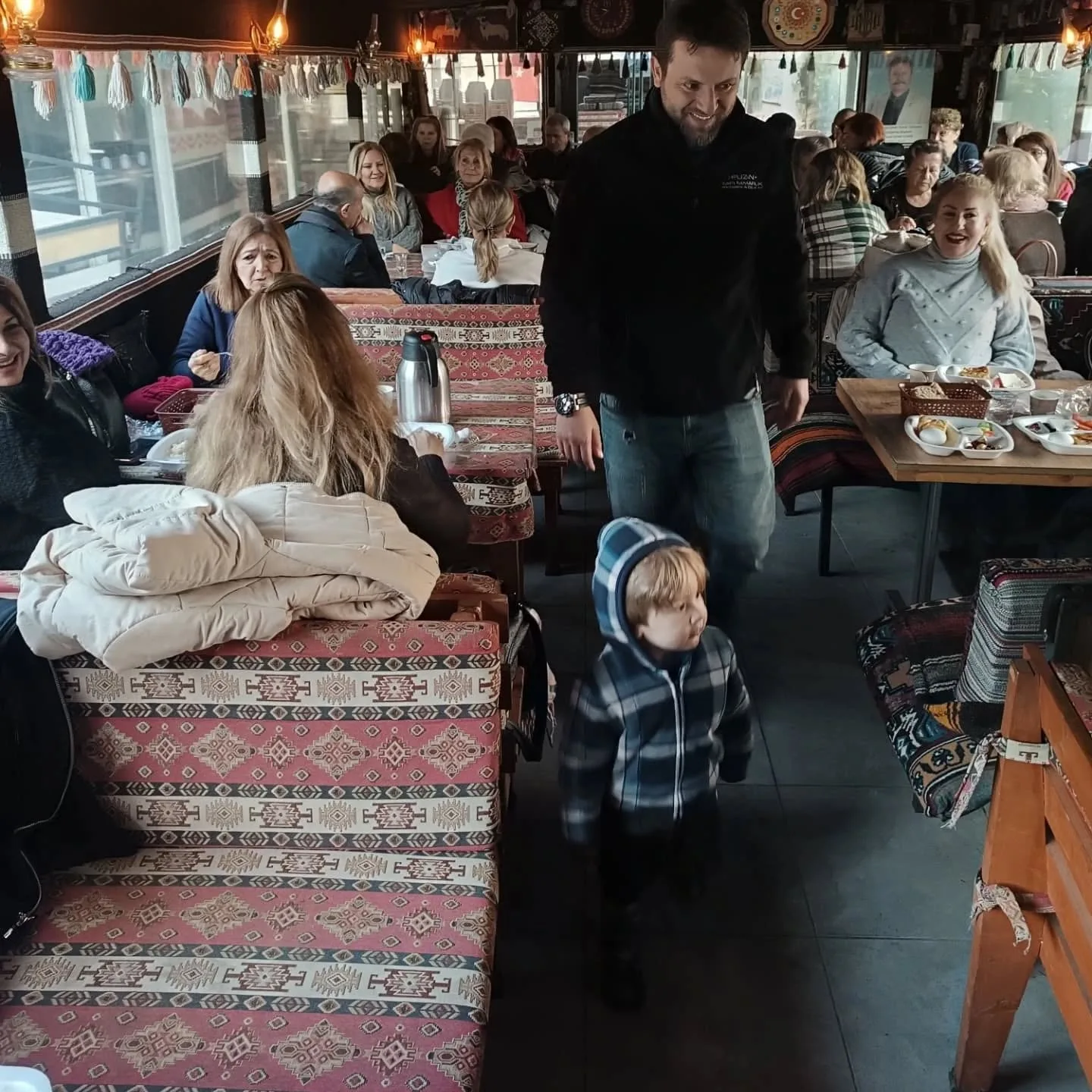 Bugün Oba müzemizin misafirleri Bornova Halk eğitim merkezi klasik müzik korosu katılımcıl…