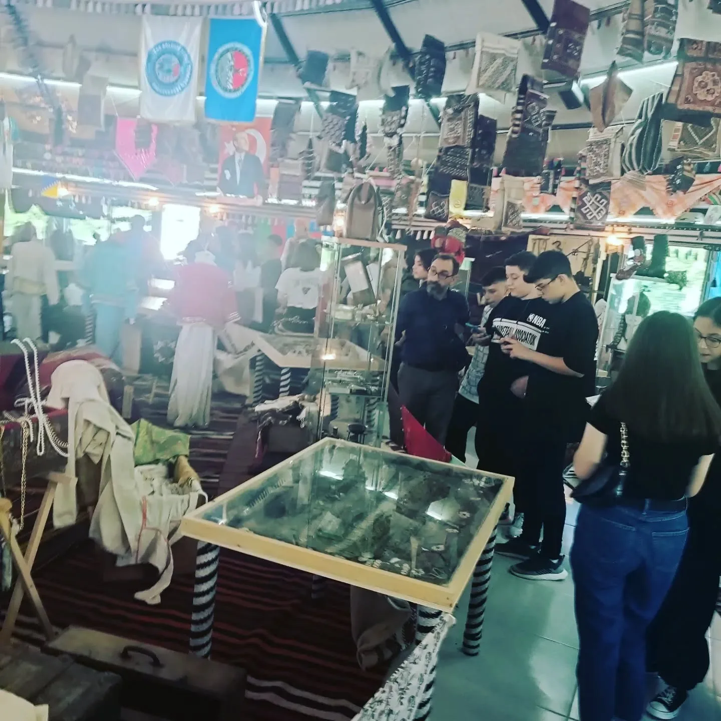 Bugün OBA müzemizin ziyaretçileri Seyit Şanlı Anadolu Lisesi Öğrencileri ve Öğretmenleriyd…