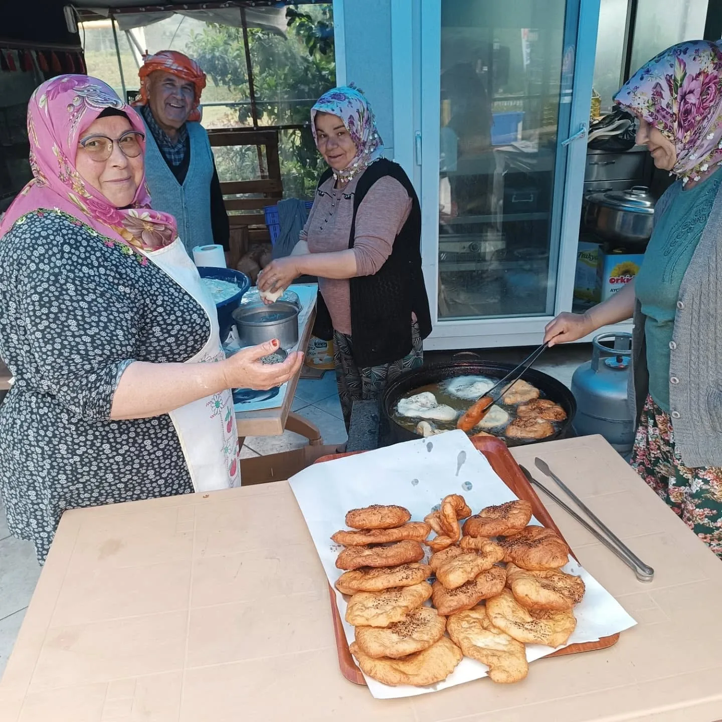Ramazan Bayramı'nın üçüncü günü akrabalarımızla ve dostlarımızla bayramlaştık. Bayramın gü…