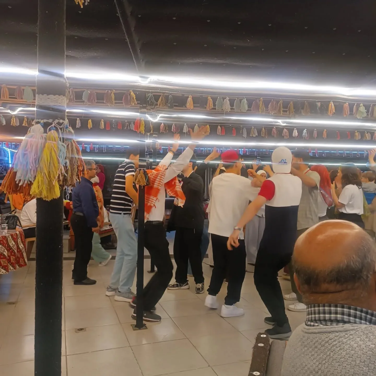 Bu akşam Ege Üniversitesi Gençlik merkezi ve Atayurt Özbekistan'dan gelen Akrabalarımızı O…