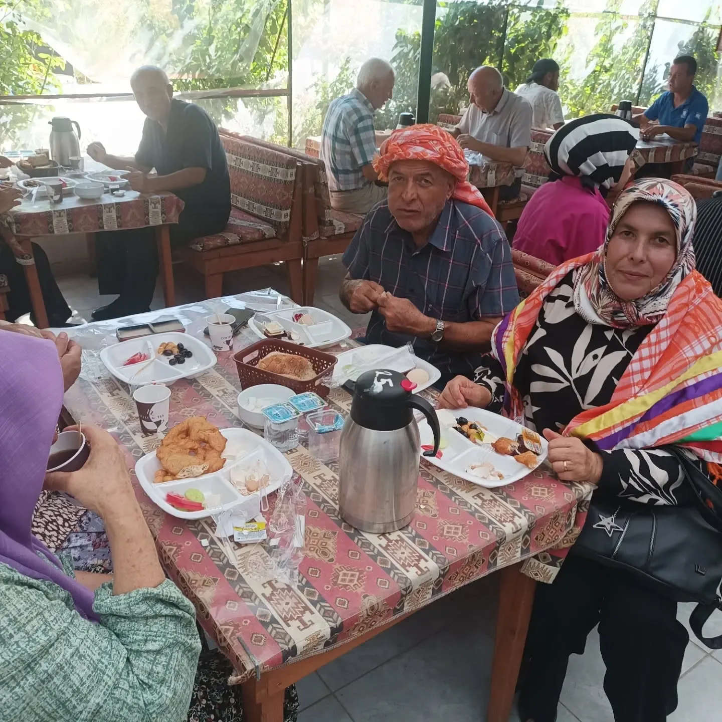 Geleneksel aylık kahvaltı ve aşure etkinliğimizi hep beraber yaptık katılım sağlayan akrab…