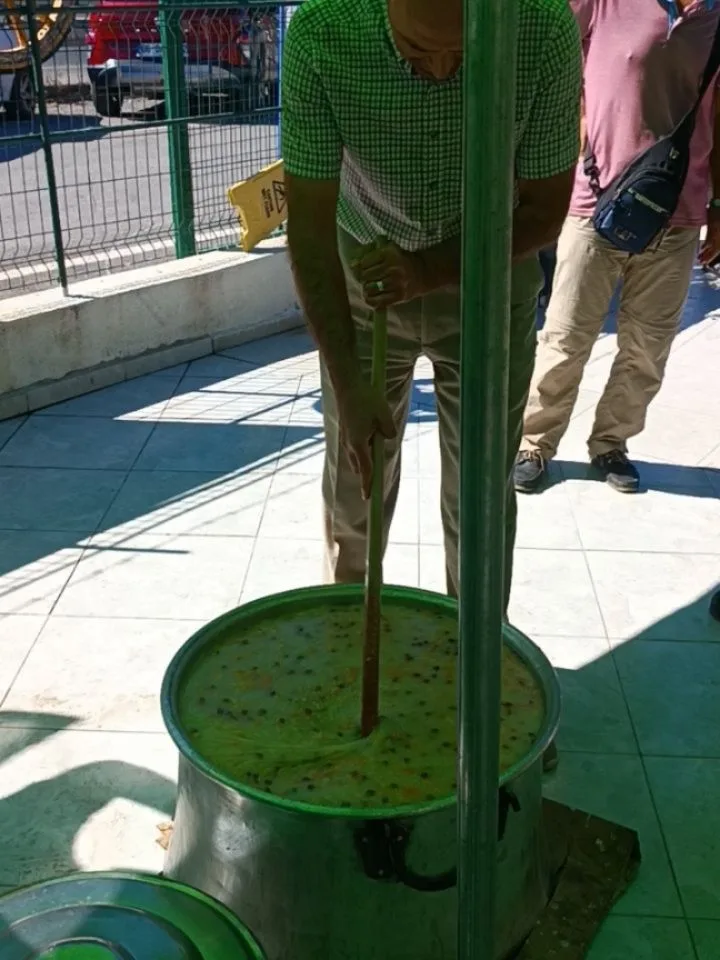 Dostlarımız ve akrabalarımızın katılımıyla 25. kahvaltı ve aşure hayrı etkinliğimizi yaptı…