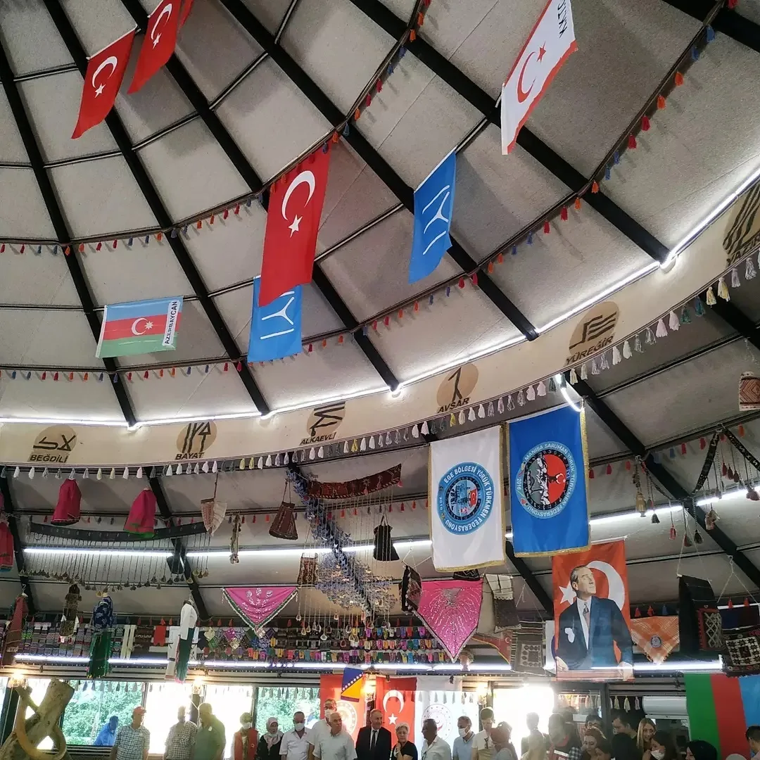 Bugün şehit ailelerimiz ile gazilerimizi misafir etmekten onur duyduk.. İzmir aile ve çalı…