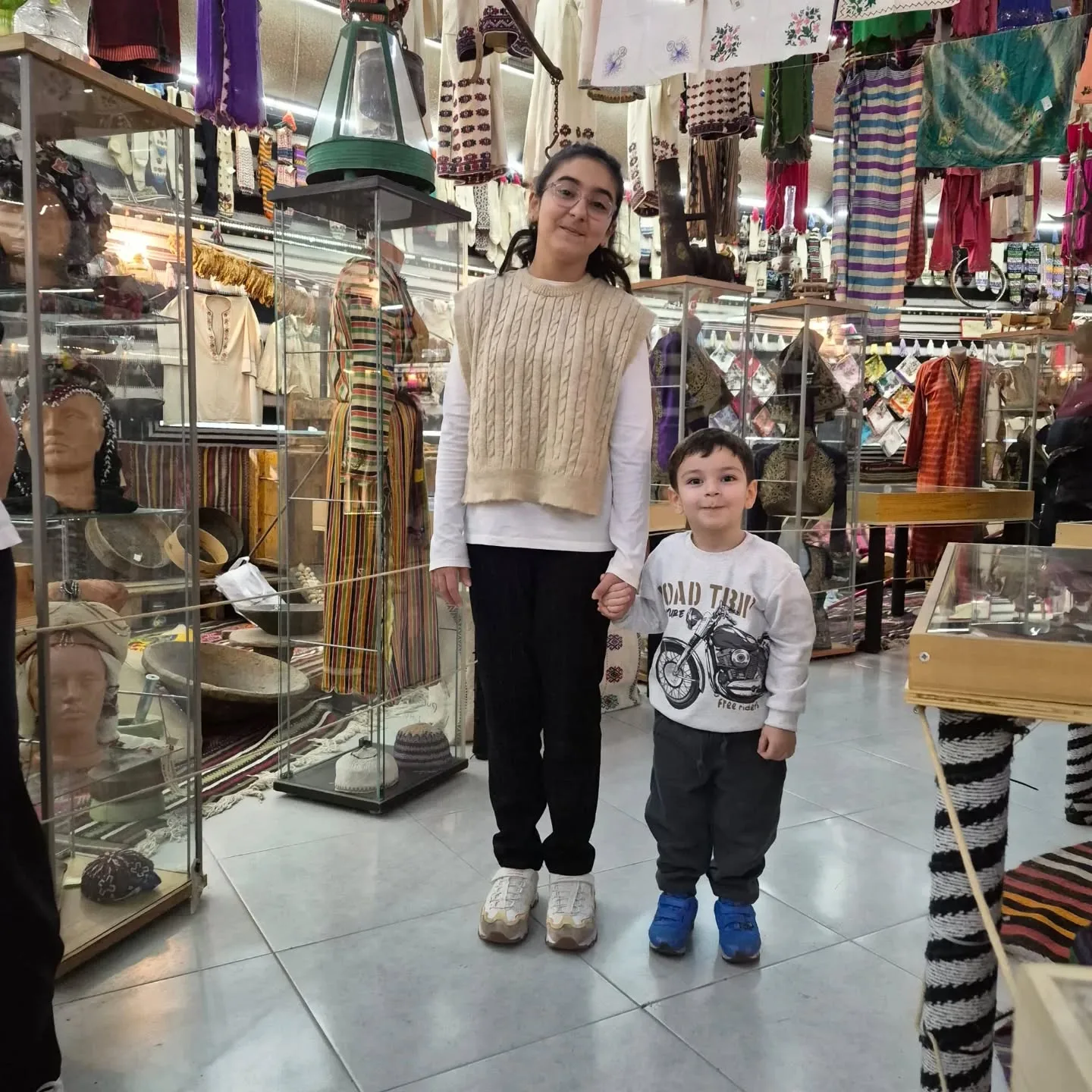 Bornova Gençlik merkezi Eğitimcileri ve yöneticileri Ögretmenler günü etkinliğinde OBA müz…