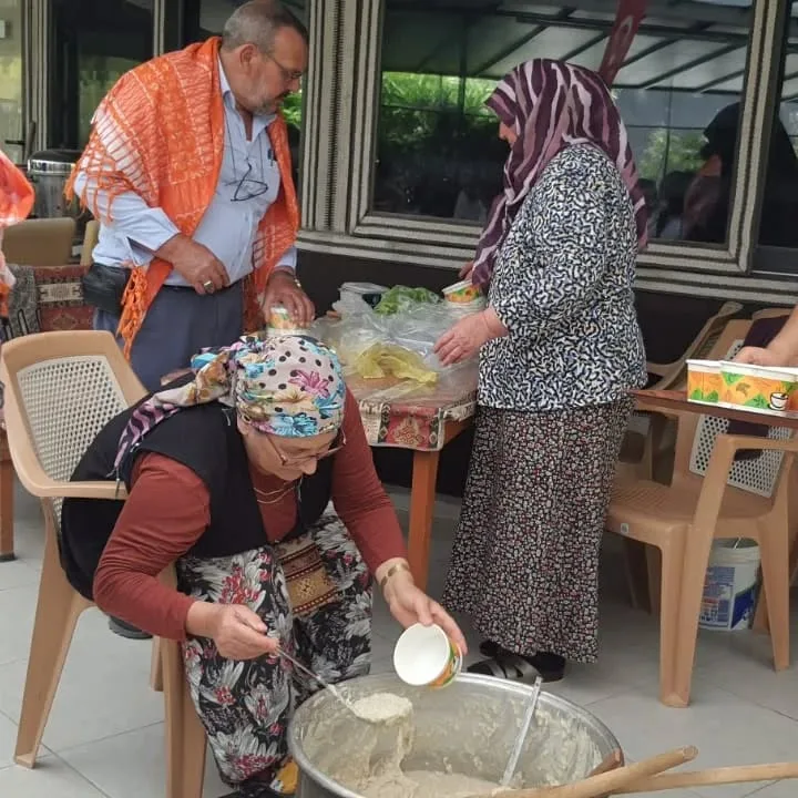Ege ünv Türk Dünyası Araştırmaları Enstitüsü ve Ege Ünv. Tıp Fakültesi öğretim üyeleri ve…