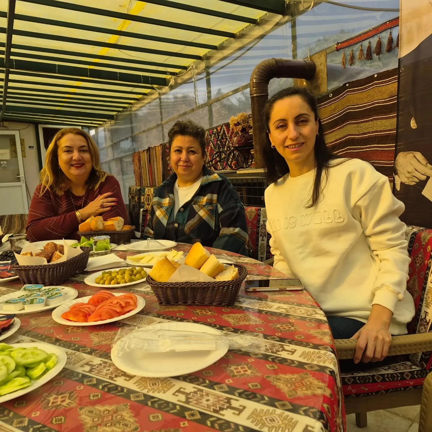 Bornova Gençlik merkezi Eğitimcileri ve yöneticileri Ögretmenler günü etkinliğinde OBA müz…