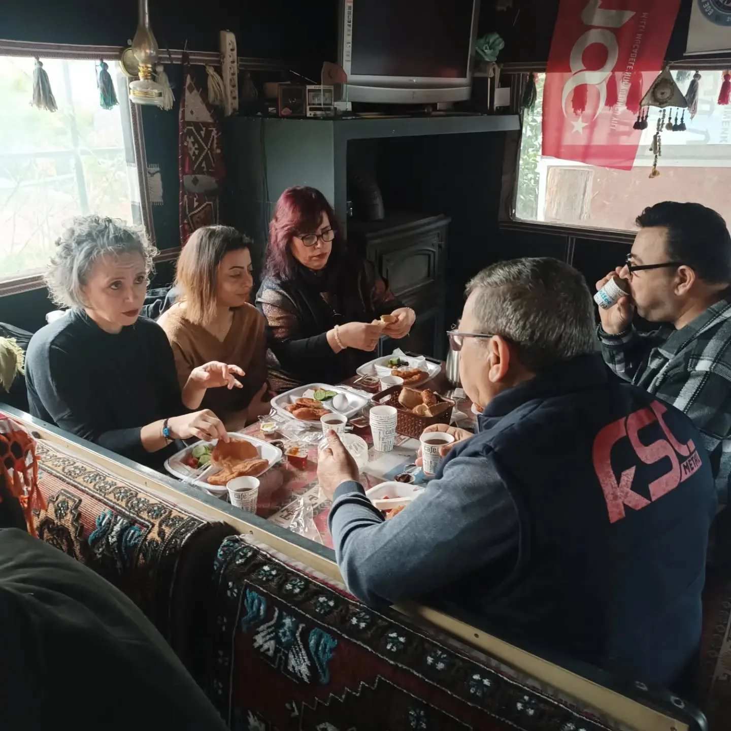 Bugün Geleneksel bu ayki kahvaltı etkinliğimizi yaptık. Akrabalarımızı gördük . Keyifli Za…