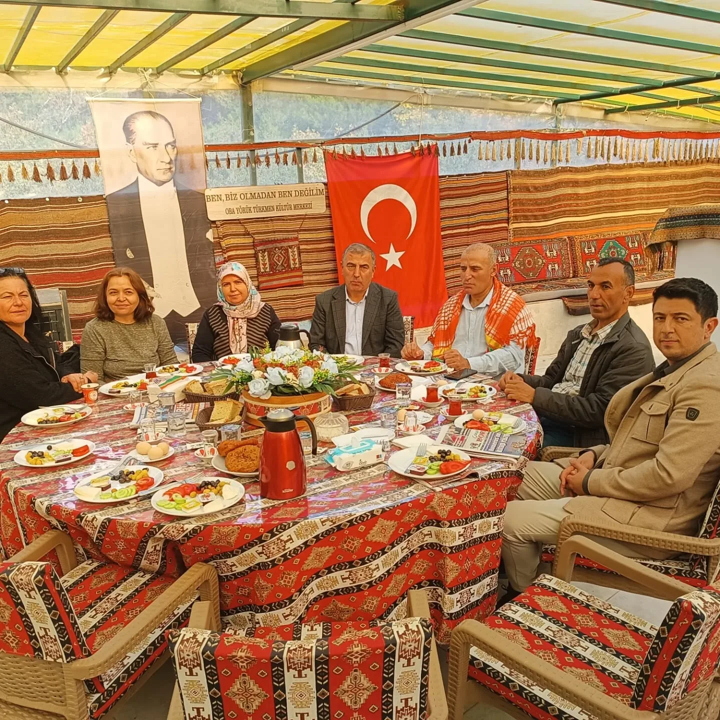 Bugün akrabalarımızla buluştuk.Yazdan kalma bir havada keyifli muhabbetler yapıldı . Hasre…