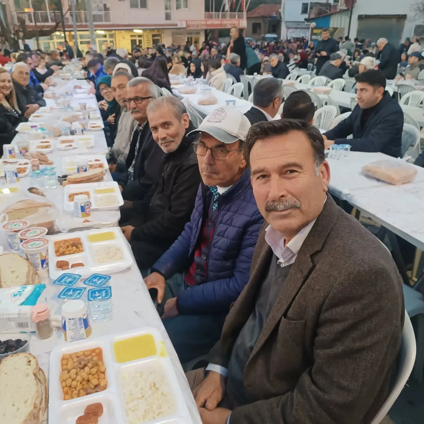 Bugün Belenbaşı derneğimizin düzenlediği iftar yemeği etkinliğine katıldık. Bizi yanlız bı…