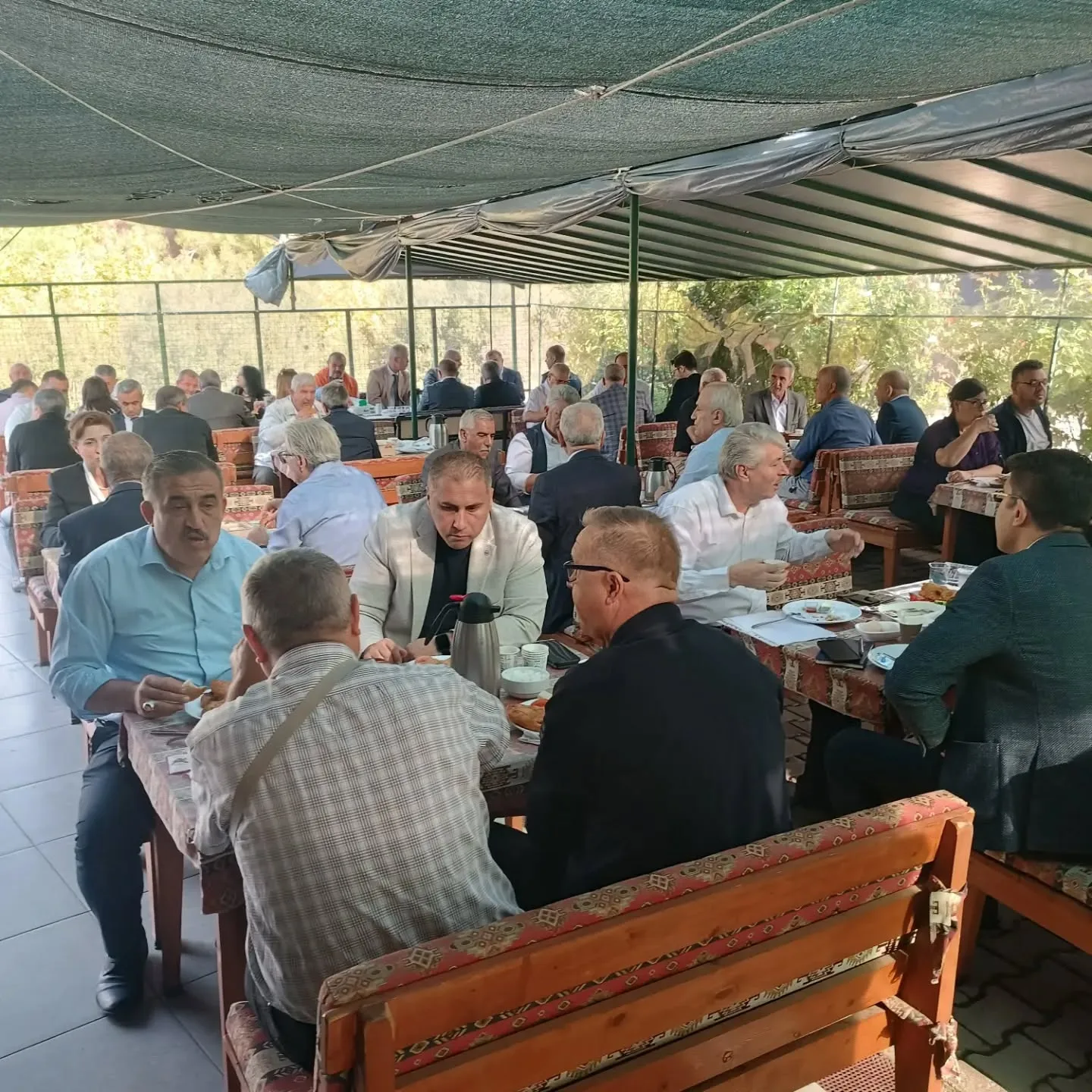 Sayın kaymakamımız Muzaffer Şahiner ve kurum müdürlerimiz ve muhtarlarımızı tanışma toplan…