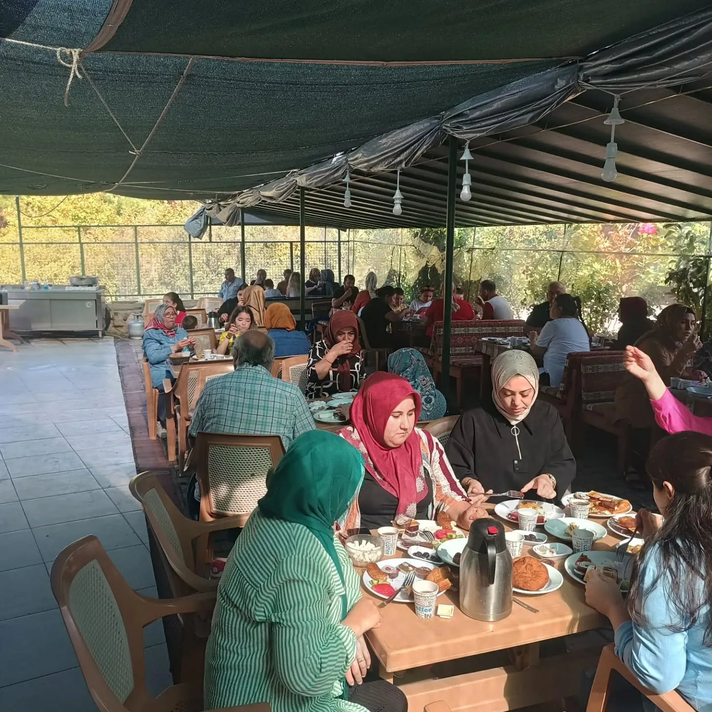 Bugün OBA müzemizin misafirleri Manisa'dan Akrabalarımızın. Emine hamin ve  arkadaşları.