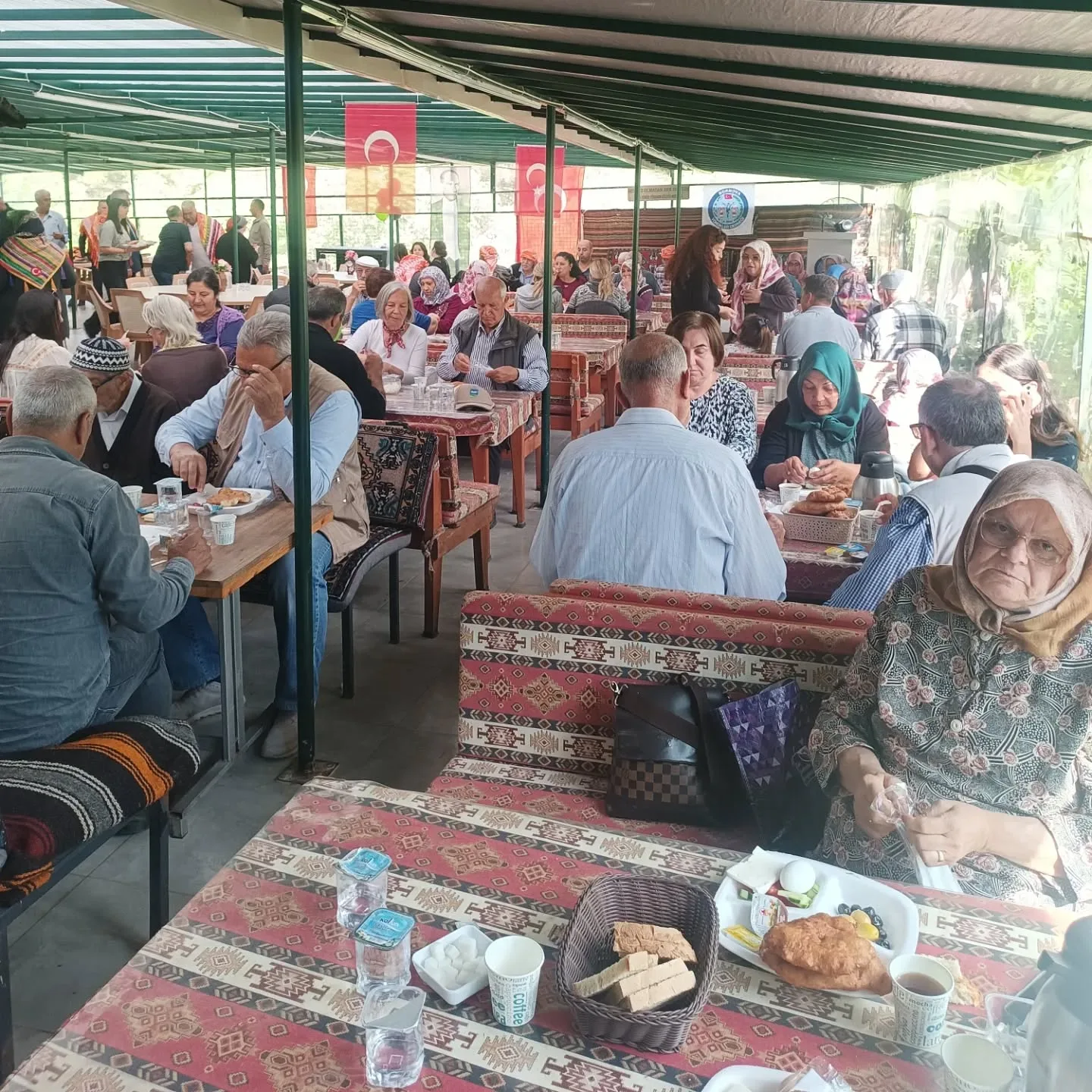 Geleneksel aylık cumartesi kahvaltısını yaptık