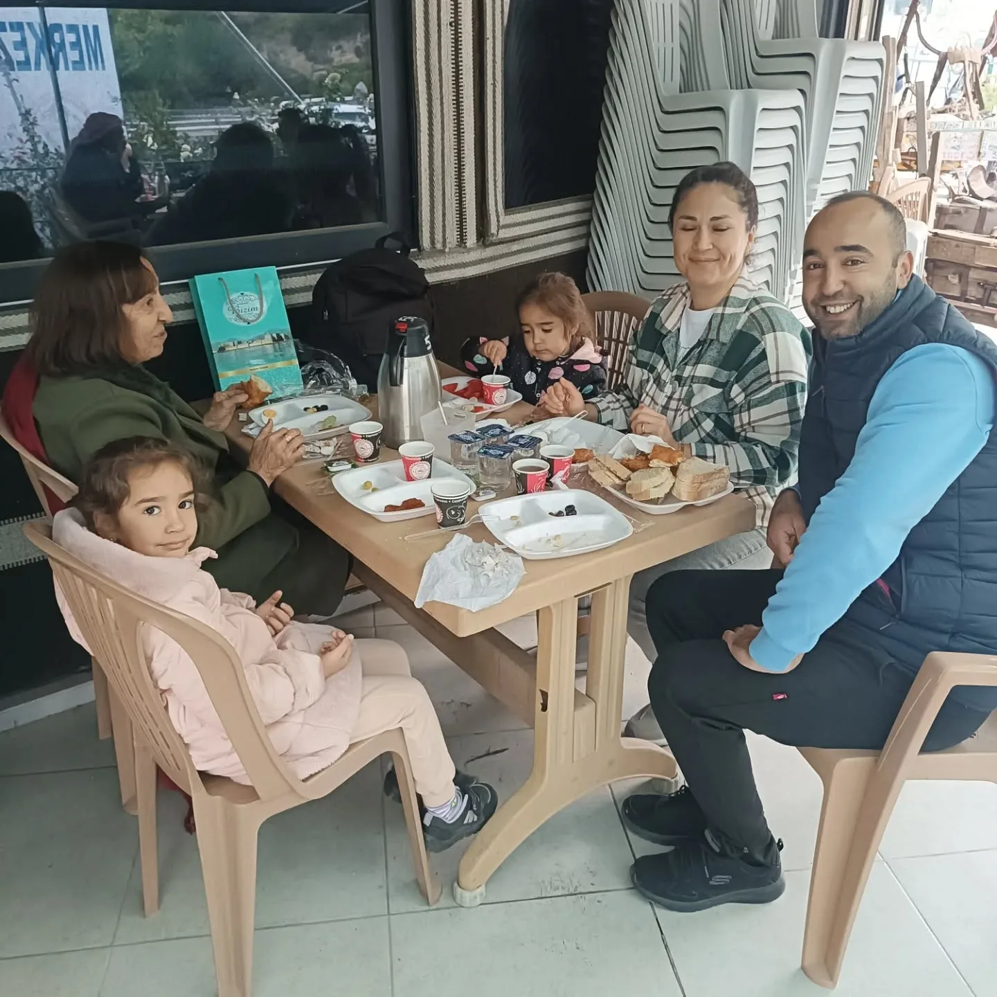 Kahvaltı programımıza katılan bize desteğini eksik etmeyen Bornova Kaymakamı Muzaffer Şahi…