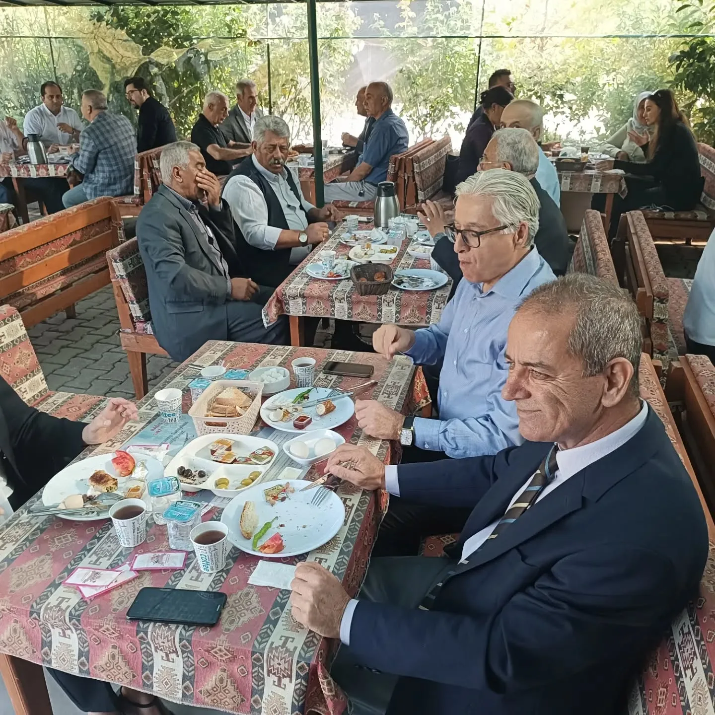 Sayın kaymakamımız Muzaffer Şahiner ve kurum müdürlerimiz ve muhtarlarımızı tanışma toplan…