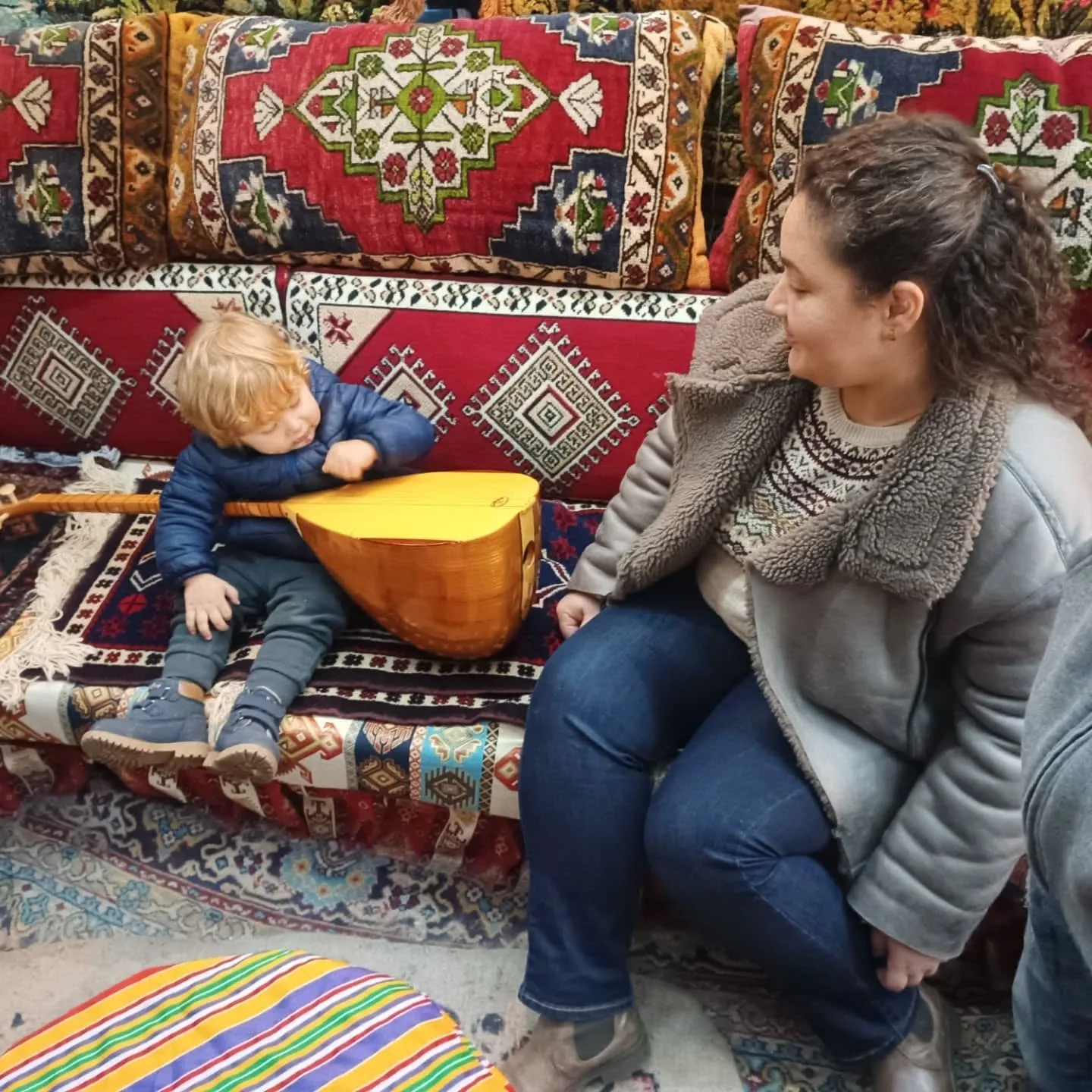 Aralık ayının geleneksel akraba kahvaltımızı yaptık. Yeni arkadaşlar edindik. Akrabalarımı…