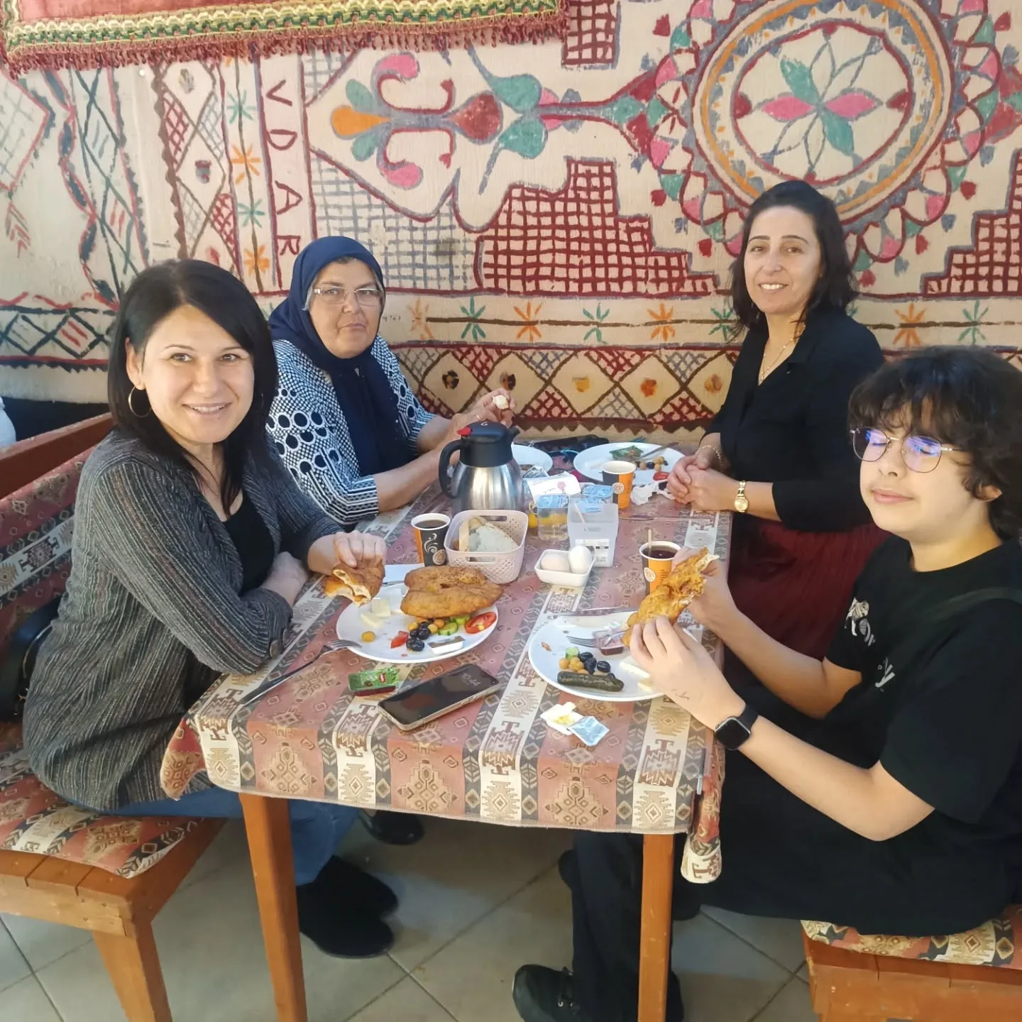 Kaymakam Muzaffer Şahiner, İzmir Aile ve Sosyal Hizmetler İl Müdürü Abdullah Kömürcüoğlu,…