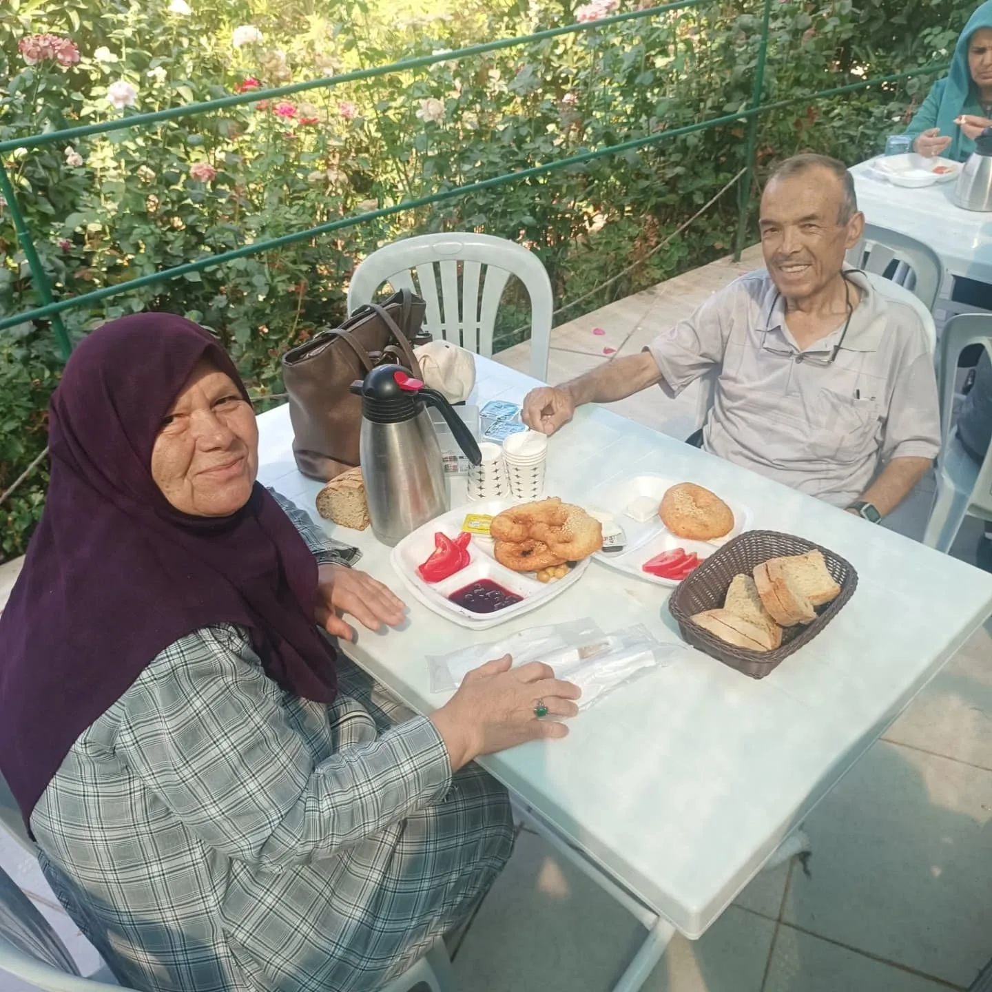 26.geneksel kahvaltı etkinliğimizi yaptık. Akrabalarımızla buluştuk . Keyifli anlar yaşadı…
