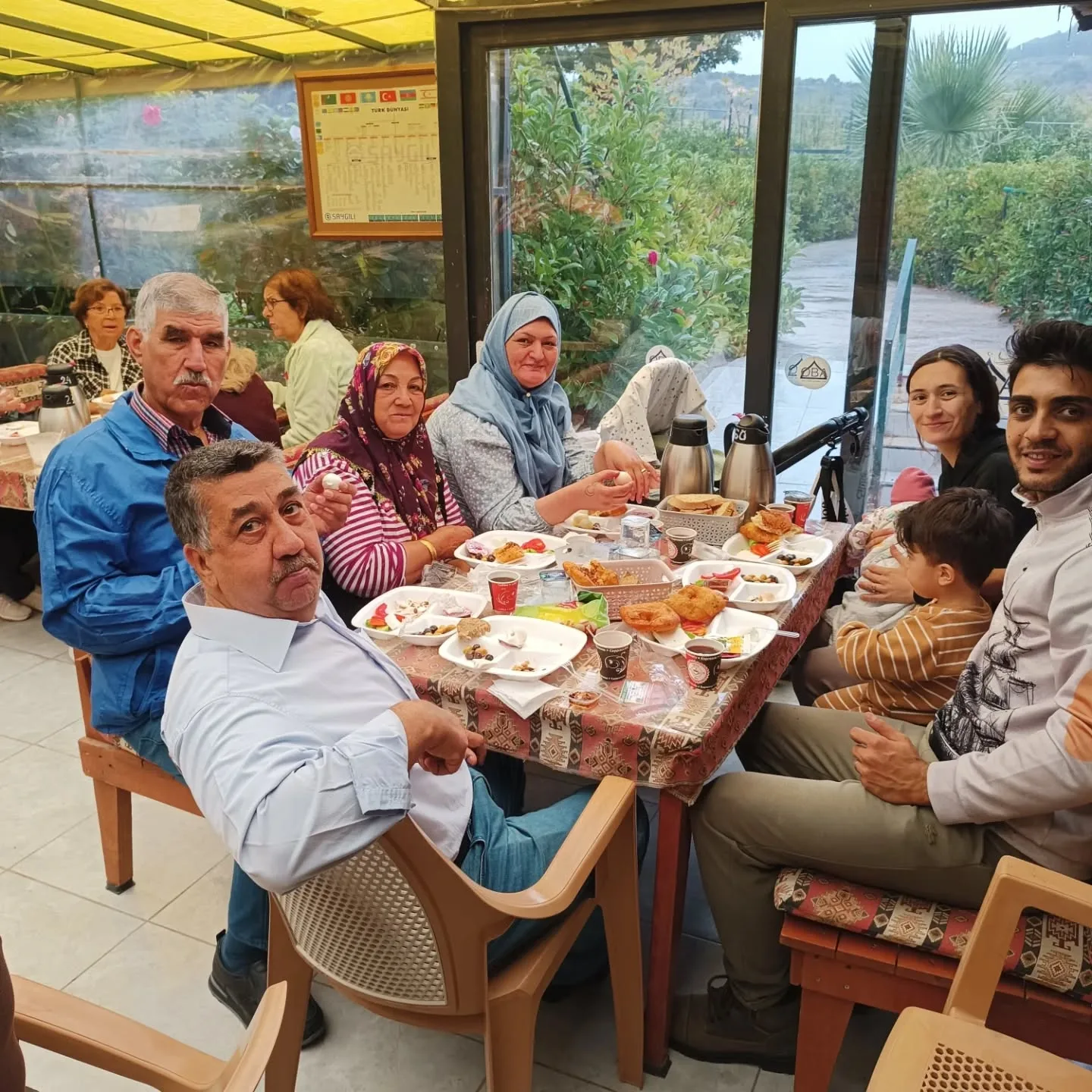 Geleneksel kahvaltımızdan kareler..