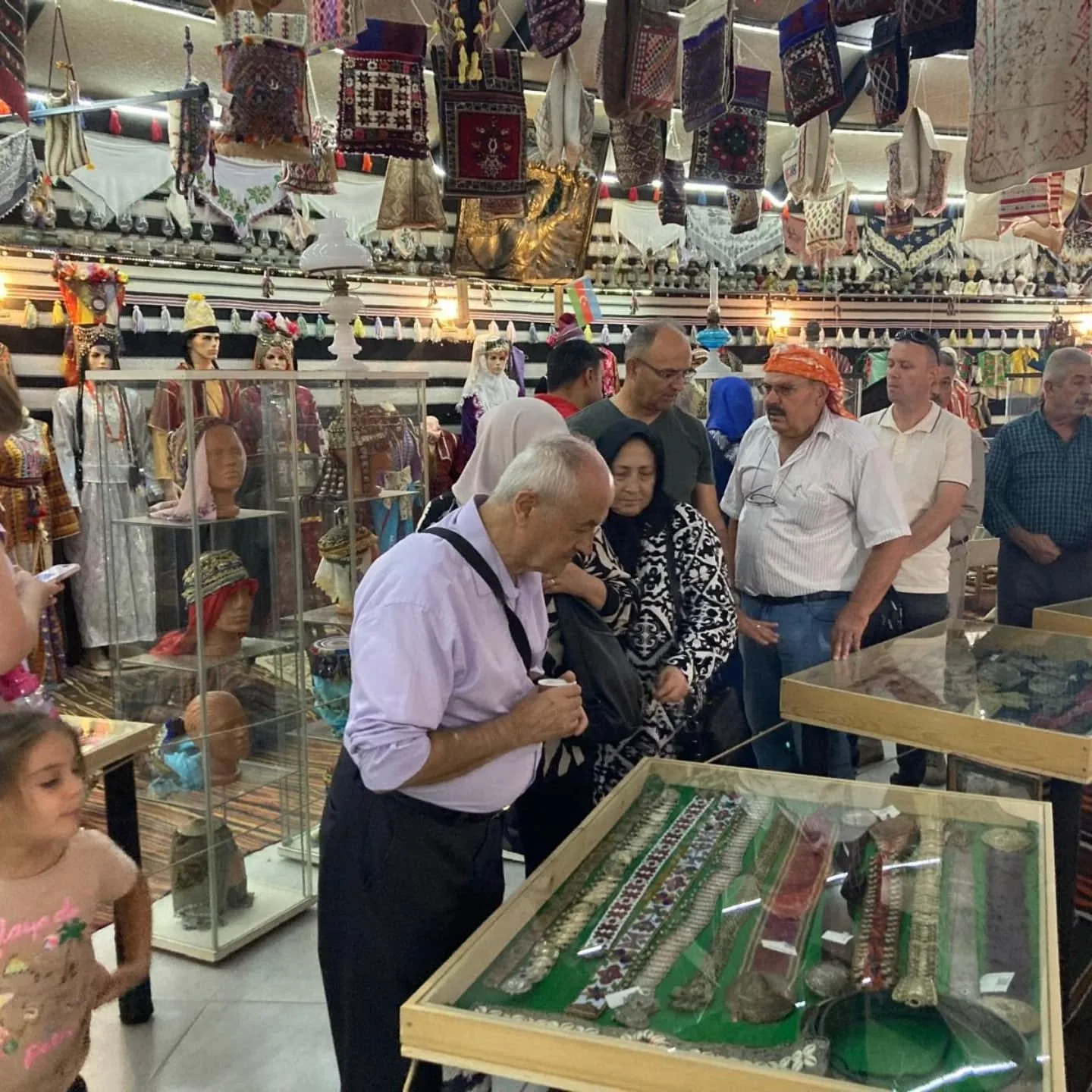Ekim ayının geleneksel kahvaltısnı akrabalarımızla yaptık. Hasret giderdik.katilim sağlaya…