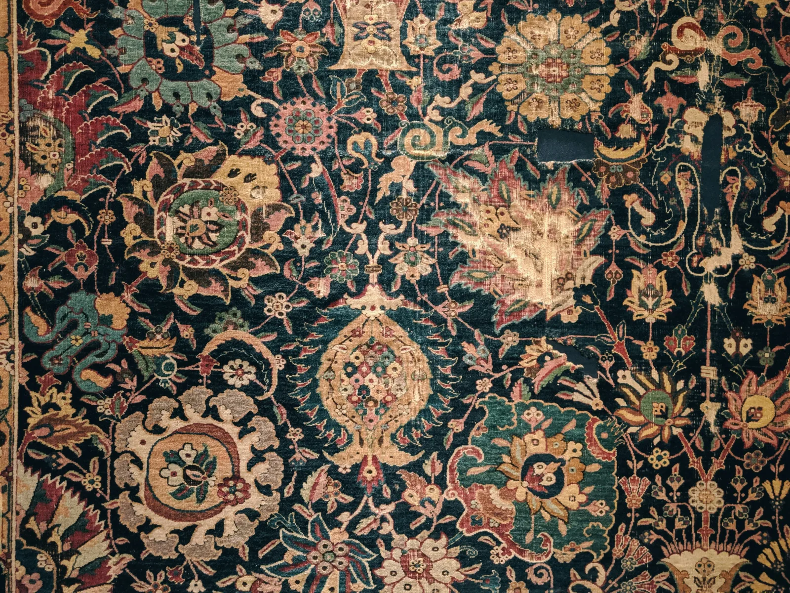 Yörük Kilim Motifleri: Dokumadaki Gizli Anlamlar
