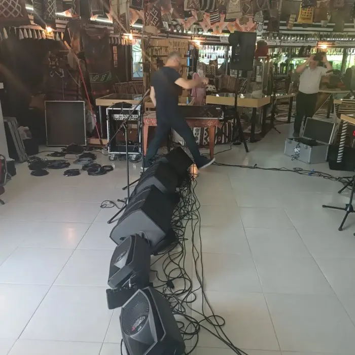 Yarın yapılacak olan program için hazırlıklar başladı...